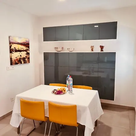Coco I Apartment *